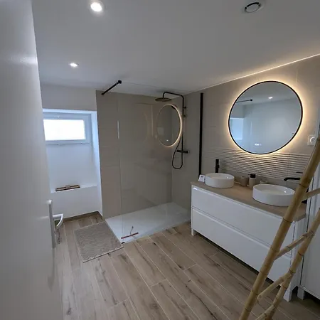 Holiday home 8 Couchages Avec Piscine Et Lacs