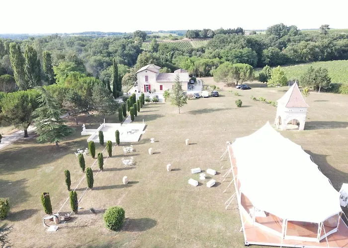 8 Couchages Avec Piscine Et Lacs Semesterbostad